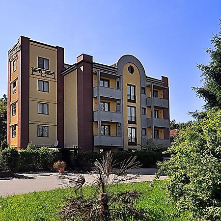 Ascot Lodging Cardano Al Campo Eksteriør bilde
