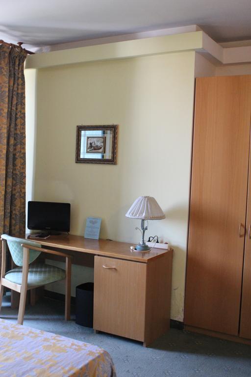Ascot Lodging Cardano Al Campo Eksteriør bilde